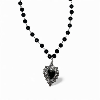 Chaîne pendentif cœur noir plaque argenté