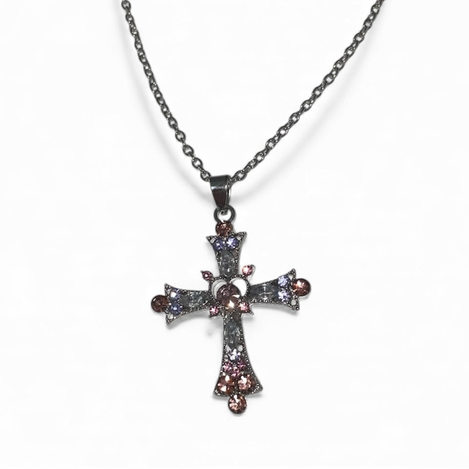 Chaîne pendentif croix diamant rose