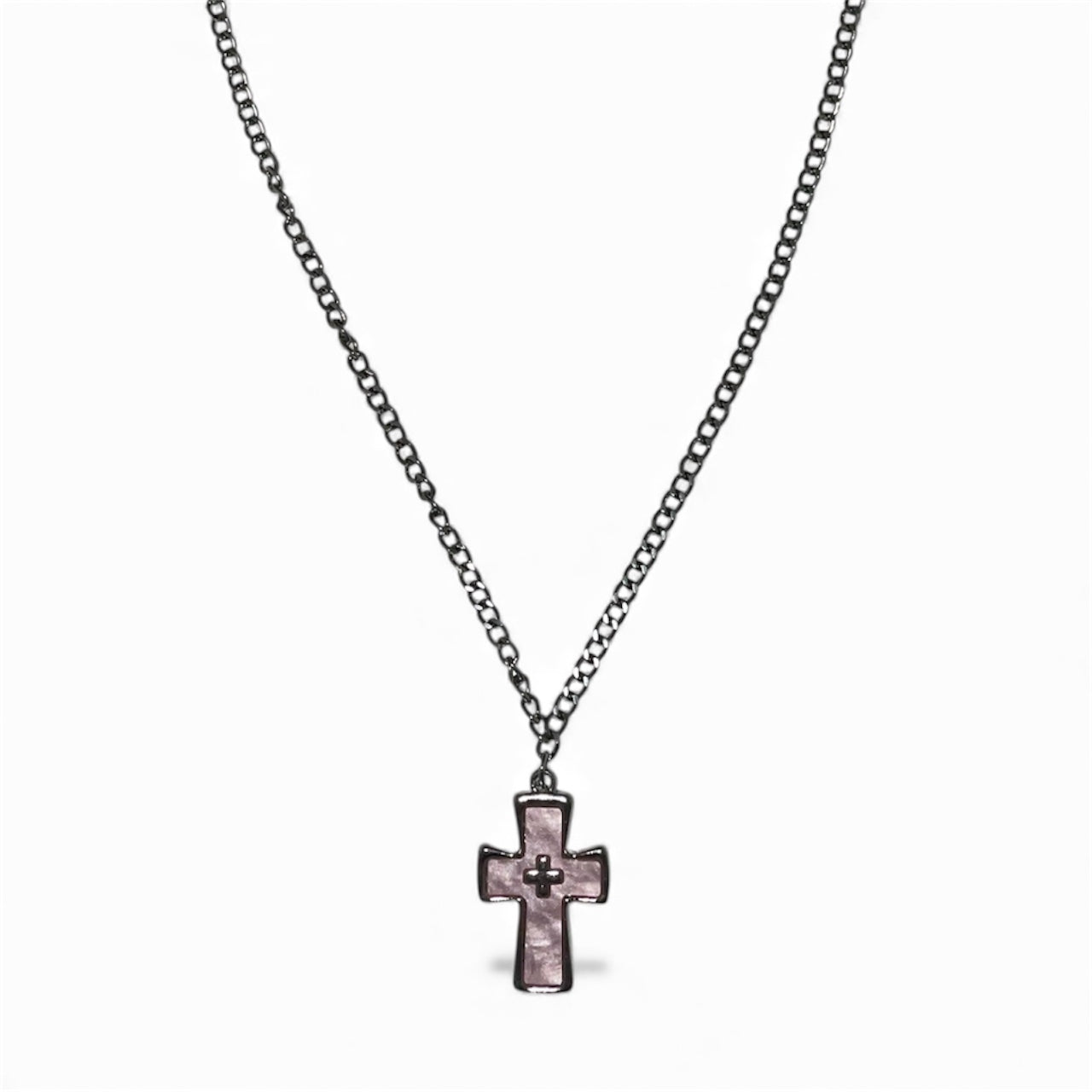 Chaîne pendentif croix rose
