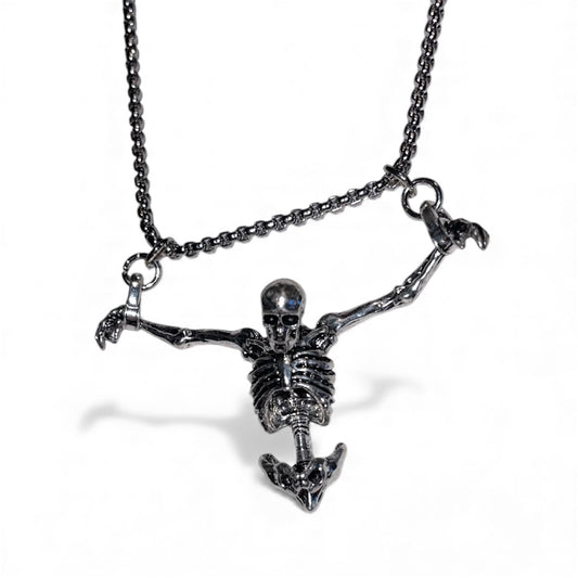 Chaîne pendentif squelette argenté gothique